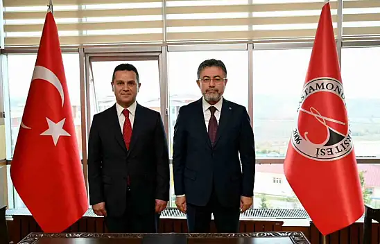 Bakan Yumaklı, Rektör Topal'dan Çalışmalarla İlgili Bilgi Aldı
