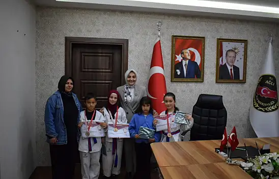 Başarılı Öğrencilerden Kaymakam Çelebi'ye Ziyaret