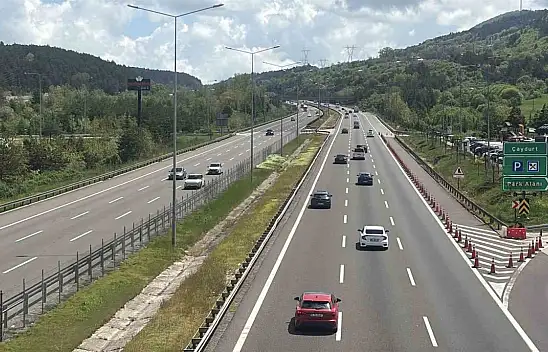 Bolu Geçişinde Bayram Trafiği Akıcı Seyrediyor
