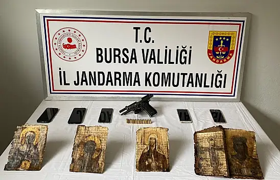 Ceylan Derisine Yazılı 2 Bin Yıllık İncil Ele Geçirildi