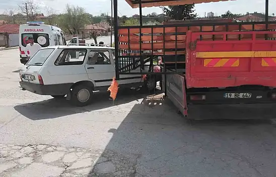 Çorum'da Otomobil İle Kamyon Çarpıştı: 1 Yaralı