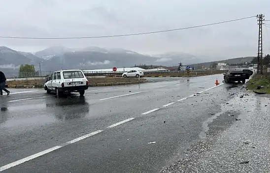 D100'de Kaza! 5 Yaralı