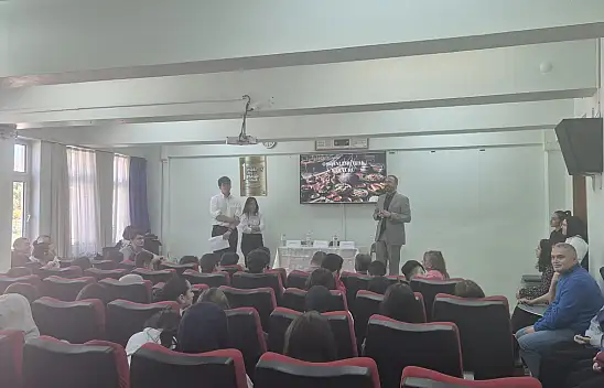 Dekan Yardımcısı, Liseli Gençlerle Buluştu