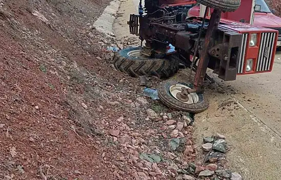 Kastamonu'da Traktör Devrildi: Sürücü Yaralı