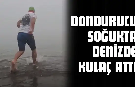 Dondurucu Soğukta Denizde Kulaç Attı