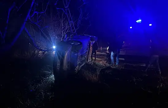 Elektrik Direğine Çarptı Takla Attı