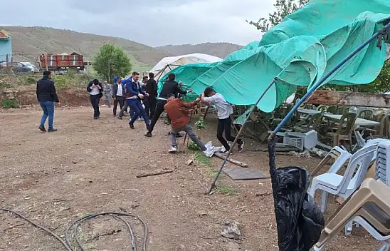 Fırtına Köy Düğününü Savaş Alanına Çevirdi