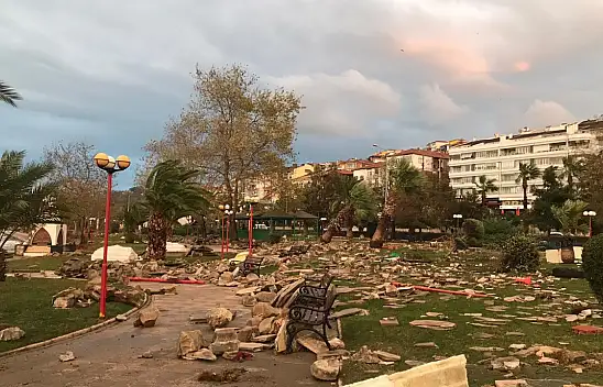 Fırtına ve Sağanak Hayatı Olumsuz Etkiledi