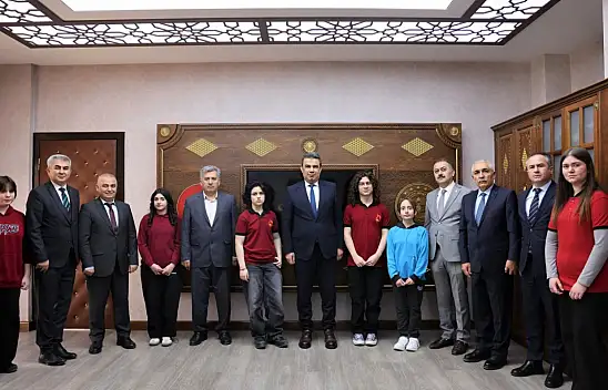 Genç Tasarımcılardan Hasan Gümüş'e Ziyaret