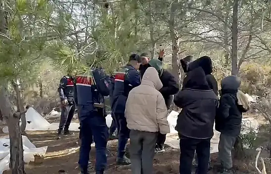 Göçmen Kaçakçılarına Yönelik Operasyonlarda 89 Şüpheli Tutuklandı