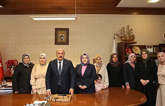 Halk Eğitim Kursiyerlerinden Belediye'ye Ziyaret