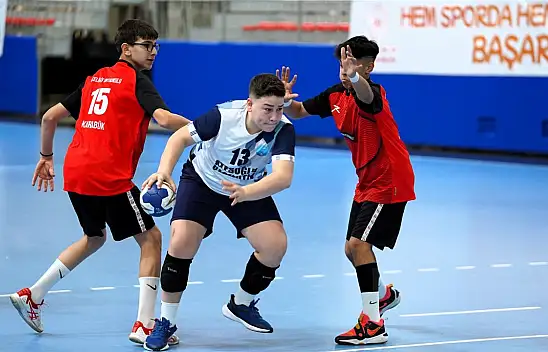 Hentbol Maçlarına Ev Sahipliği Yaptık