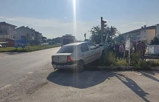 İki ayrı kazada 4 kişi yaralandı