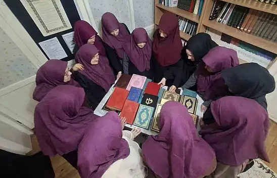 Kadın Kursiyerlerden Afrika'ya Kur'an-ı Kerim Hediyesi