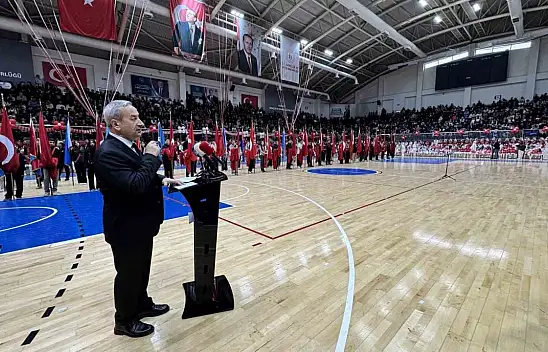 Karabük'te 23 Nisan Coşkusu Spor Salonuna Sığmadı