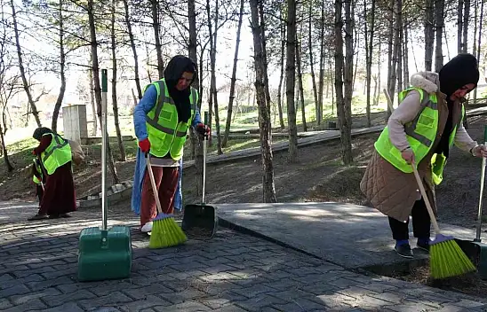 Karabük'ün Cadde Ve Sokakları Kadınlara Emanet