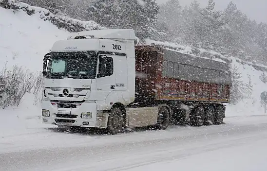 Kastamonu'da Araçlar Yolda Mahsur Kaldı