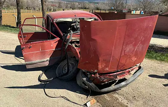 Kastamonu'da İki Otomobil Çarpıştı: 3 Yaralı