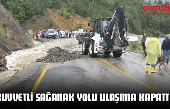 Kastamonu'da Kuvvetli Sağanak Yolu Ulaşıma Kapattı
