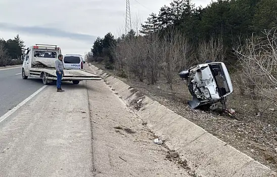 Kastamonu'da Minibüs Devrildi: 3 Yaralı
