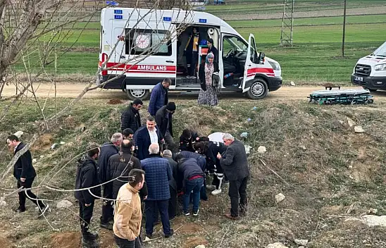 Kastamonu'da Otomobil Şarampole Yuvarlandı: 2 Yaralı