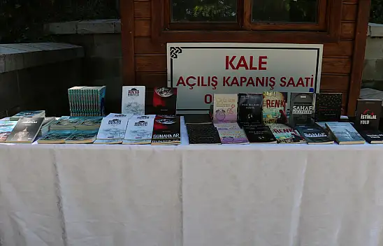 Kastamonu Kalesi'nde kitap imza günü