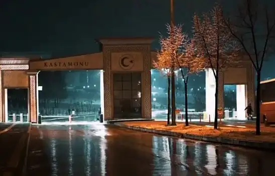 Kastamonu Üniversitesi'nde Eğitim, Şatafatlı Kapının Gölgesinde Kaldı