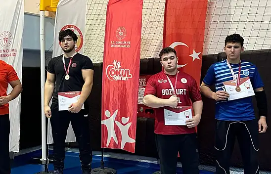 Kastamonulu Öğrenci, Bilek Güreşinde Türkiye Üçüncüsü Oldu