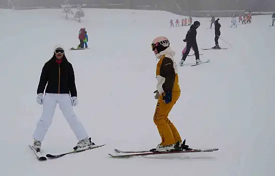 Kayak Tutkunları Pistleri Doldurdu