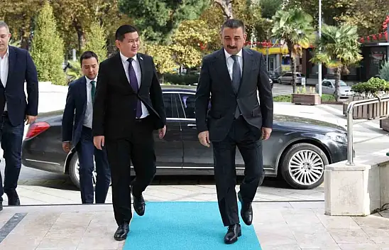 Kazakistan Başkonsolosu Amankul, Hacıbektaşoğlu'nu Ziyaret Etti