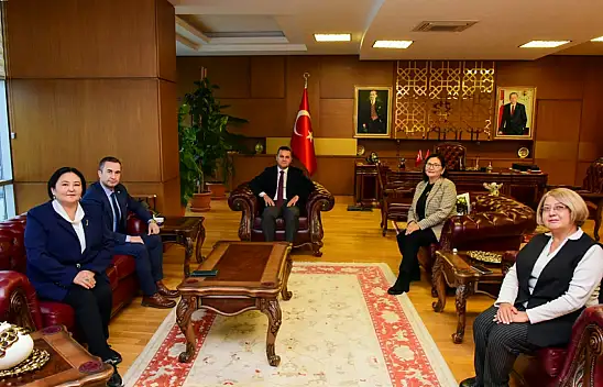 Kazakistan'dan Rektör Topal'a Ziyaret 