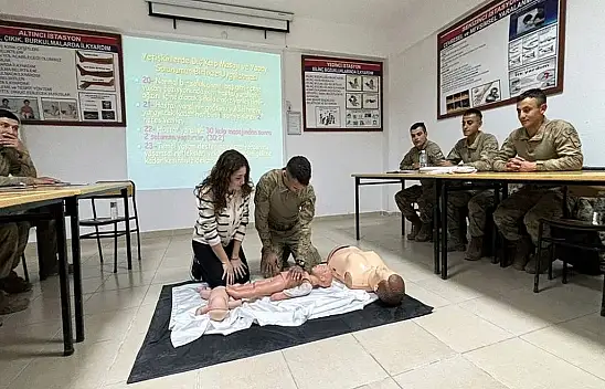 Komandolara İlk Yardım Eğitimi Verildi
