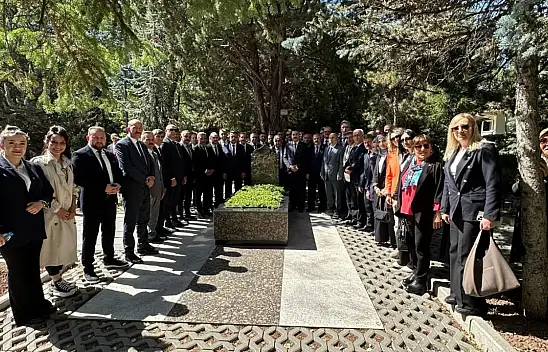 MHP Kastamonu Teşkilatından Türkeş'in Kabrine Ziyaret