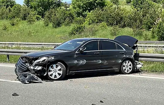 Milli Eğitim Bakanı'nın Makam Aracı Kaza Yaptı
