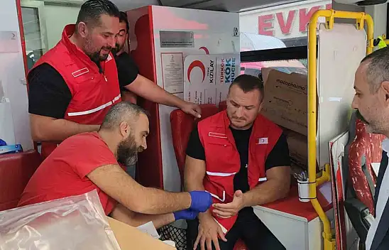 Milli Güreşçiler, Kan Bağışladı