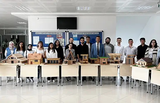 Minyatür Ahşap Ev Sergisi Büyük İlgi Gördü