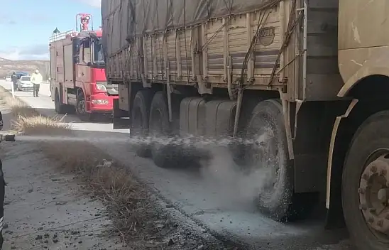 Seyir Halindeki Kamyon Alev Aldı
