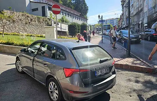 Ters Yöne Giren Araç, Motosikletle Çarpıştı