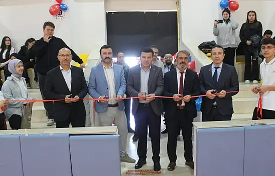 Tosya'da TÜBİTAK Bilim Fuarı Açıldı
