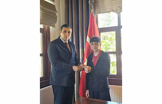 Türkiye Şampiyonu Yiğit Şişman'dan Kaymakam Cevizci'ye Ziyaret