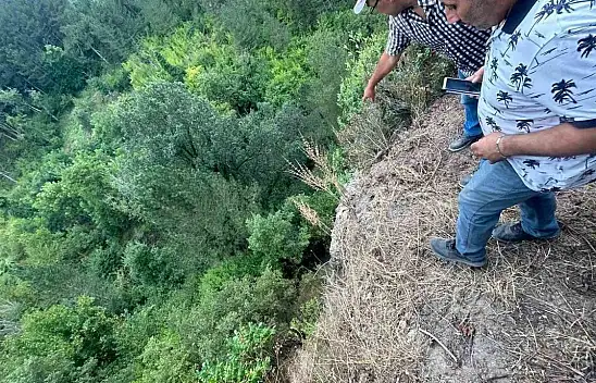 Uçurumdan Atıldı, 8 Yerinden Bıçaklandı