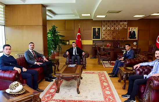 Ülkü Ocakları'ndan Rektör Topal'a Ziyaret
