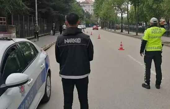 Uyuşturucuyla mücadele trafikte de sürüyor