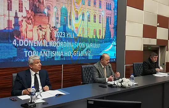 Vali Dallı Kurum Amirlerine Seslendi: 'Elinizi Vicdanınıza Koyun'