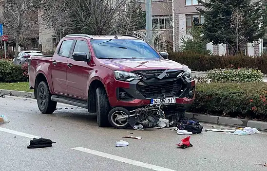 Motosiklete Pikap Çarptı: 1 Yaralı