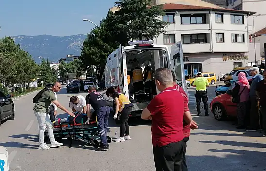 Yayaya çarpan sürücü yaralandı