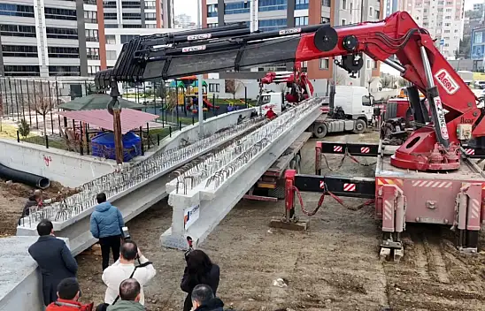 Yeni Köprünün Kurulumu Başladı