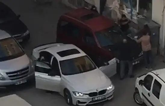 Yumruklar Havada Uçuştu, Cadde Boks Ringine Döndü