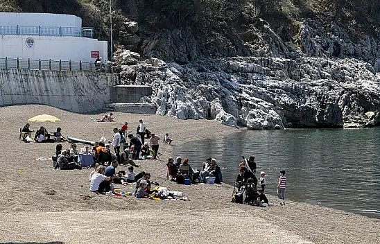 Zonguldak'ta Vatandaşlar Güneşli Havayı Değerlendirdi