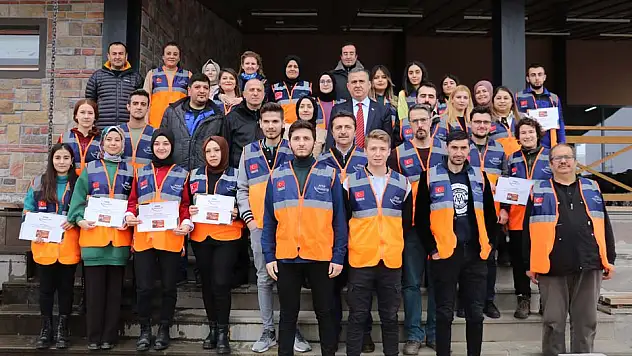 14 AFAD gönüllüsü sertifikalarını aldı